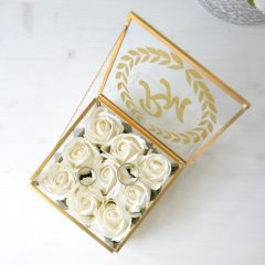 CASETA VERIGHETE PATRATA STICLA SI TRADAFIRI SAPUN CU INITIALE 5