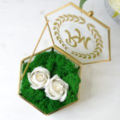 CUTIE VERIGHETE HEXAGONALA CU INITIALE SI TRANDAFIRI 3