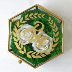 CUTIE VERIGHETE HEXAGONALA CU INITIALE SI TRANDAFIRI 4