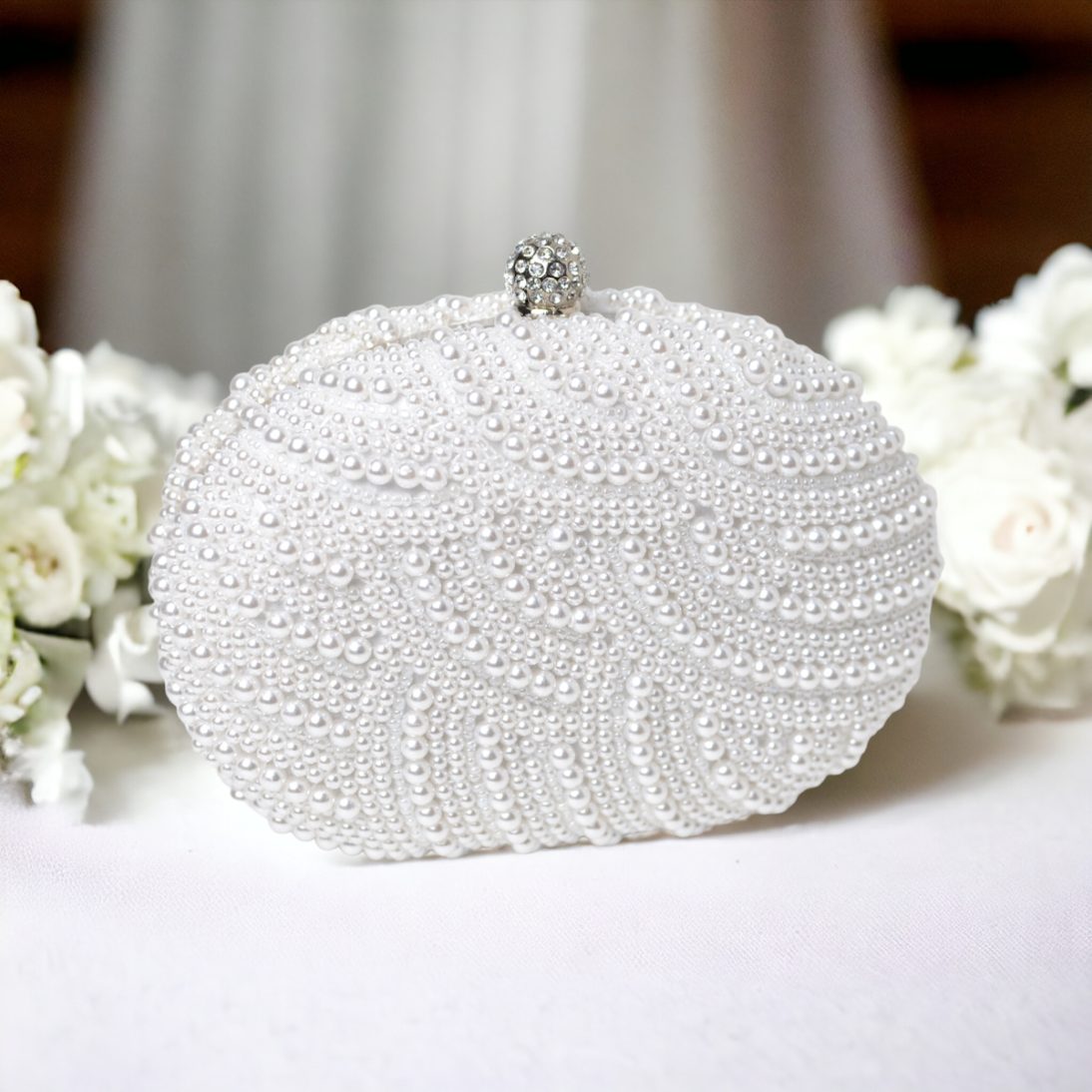 CLUTCH MIREASA OVAL ALB