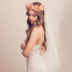 CORONITA FLORI CU VOAL