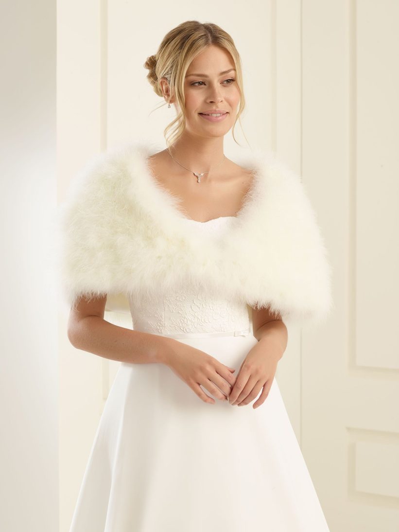 E BOLERO BLANA ARTIFICIALA E BOLERO BLANA ARTIFICIALA