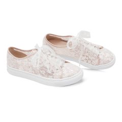 TENISI MIREASA NADIA