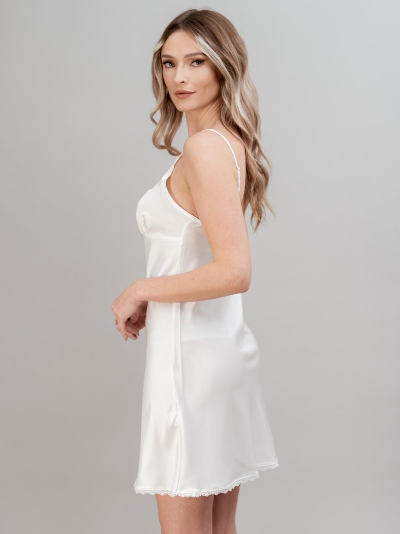 FUROU SATIN SI DANTELA MIREASA EVA