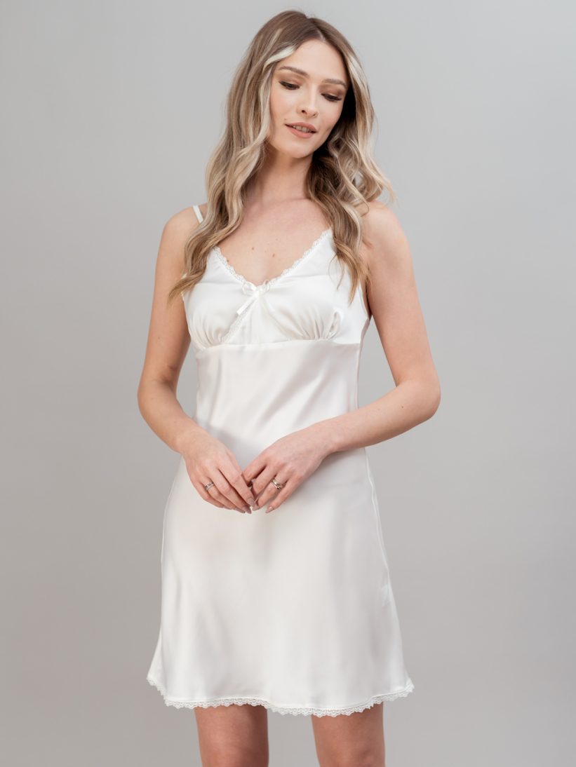 FUROU SATIN SI DANTELA MIREASA EVA