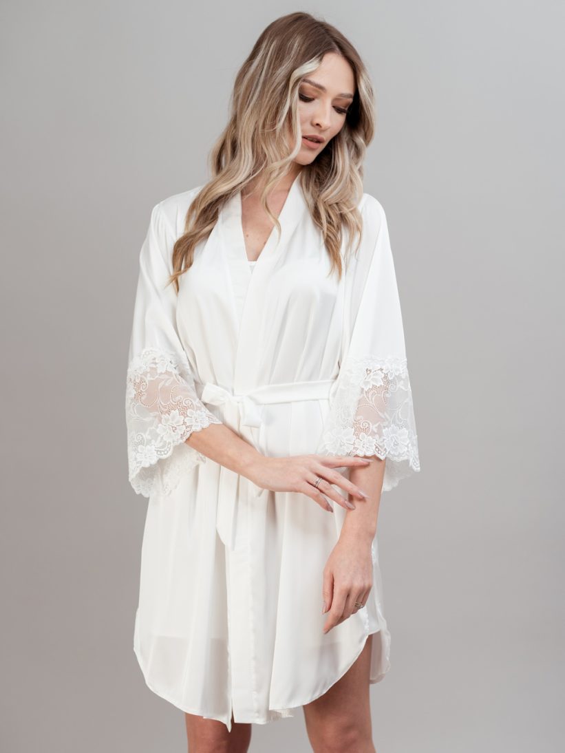 HALAT DE MIREASA RUTH HALAT DE MIREASA RUTH