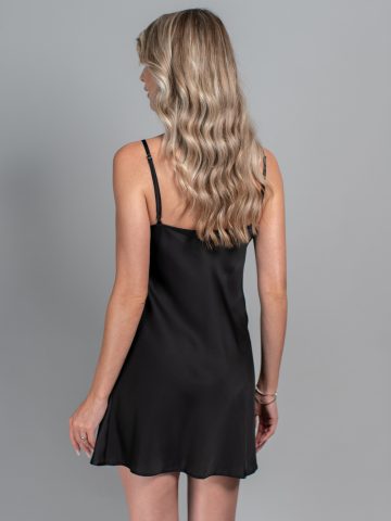 FUROU MATASE AMELIE NEGRU ()