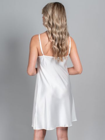 FUROU MATASE CU PERLE LIDIA ()