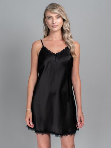 FUROU CHRISTINE NEGRU ()