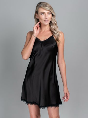 FUROU CHRISTINE NEGRU ()