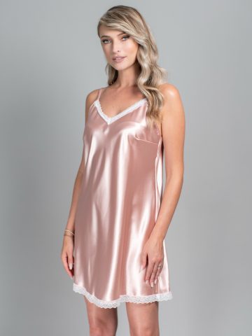 FUROU CHRISTINE ROZ ()